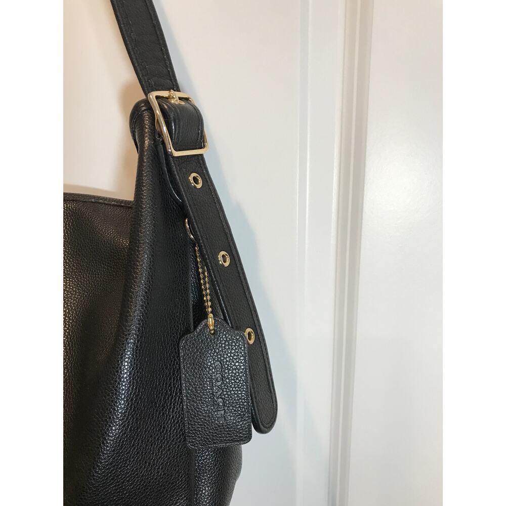 Coach Hobo Shoulder Bag in Black Pebbled Leather EUC - Picture 3 of 9